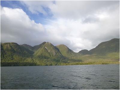 Biogeographic barriers in the circulation and interaction of hunter-gatherer marine fishers: The role of the Taitao Peninsula and the Gulf of Penas (∼ 47°S) in the differentiation of the cultural trajectories of West Patagonia
